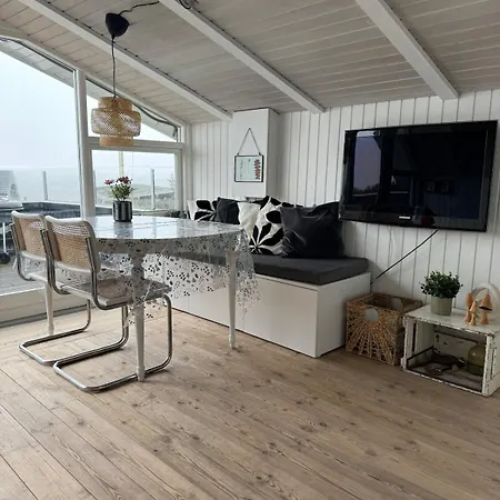 Cozy With Sea View Feriehus