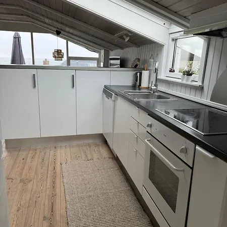 Сasa de vacaciones Cozy With Sea View *