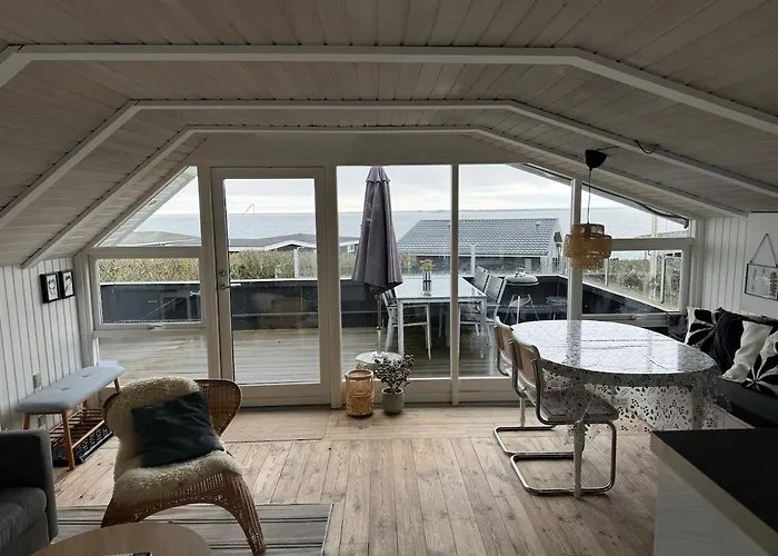 Cozy With Sea View Сasa de vacaciones *