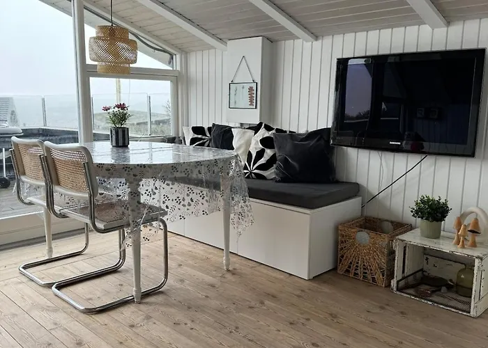 Cozy With Sea View Сasa de vacaciones